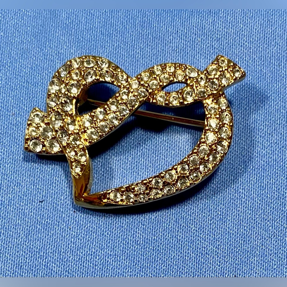 Swarovski Gold Tone Open Heart Brooch / Pin  Crystals Signed (Swan)